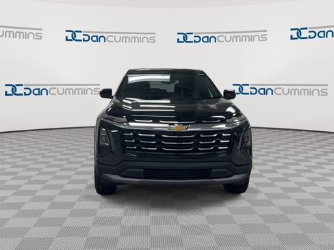New 2026 Chevrolet Equinox LT image 3