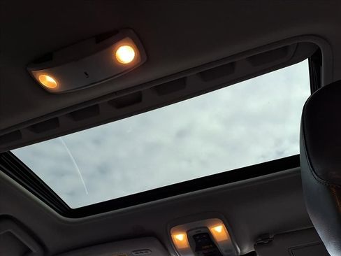 Used 2016 Volvo V60 T5 Premier image 14