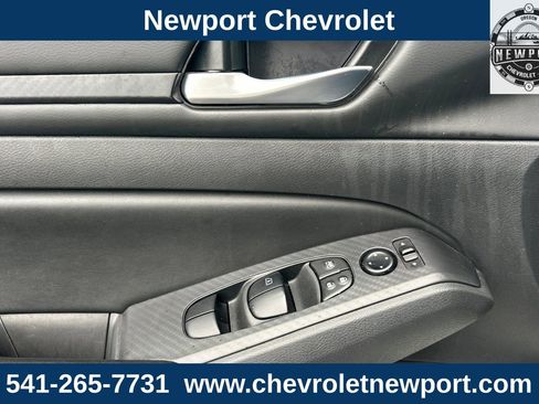 Used 2024 Nissan Altima 2.5 SV w/ SV Premium Package image 12