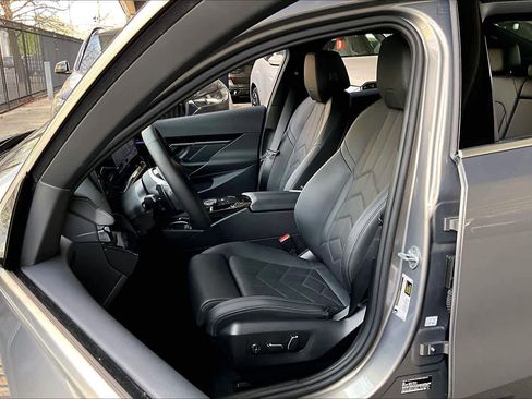 Certified 2026 BMW 530i image 8