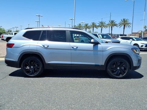 Certified 2023 Volkswagen Atlas SE w/ Panoramic Sunroof Package AWD/4WD image 8