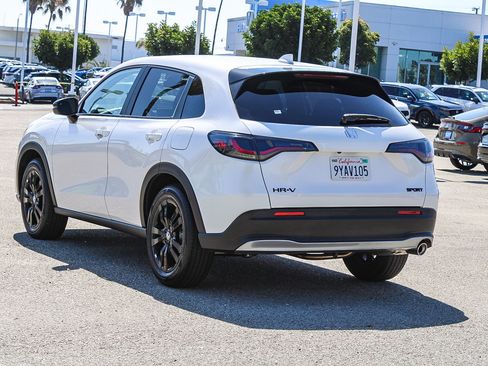 Certified 2026 Honda HR-V Sport image 9