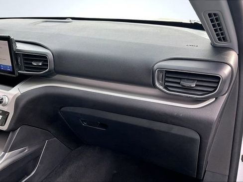 Used 2021 Ford Explorer XLT w/ Equipment Group 202A image 28