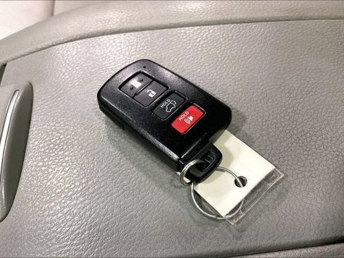 Used 2019 Toyota Highlander Limited AWD/4WD image 13