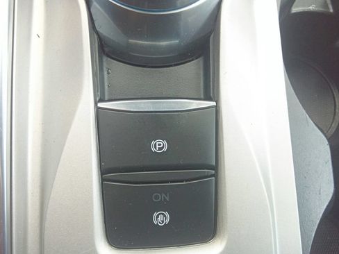 Used 2023 Ford Explorer XLT w/ Equipment Group 202A RWD image 28