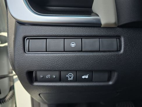 Used 2023 Nissan Rogue SV w/ SV Premium B Package FWD image 25