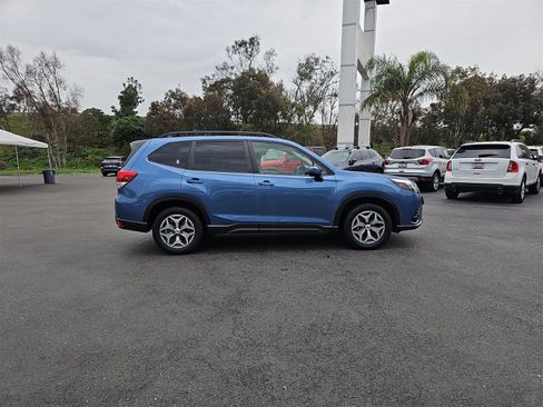 Used 2024 Subaru Forester Premium image 8
