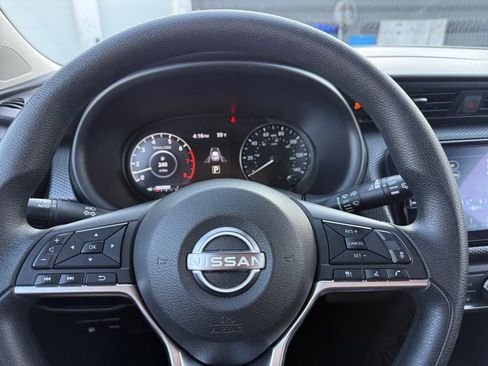 Used 2024 Nissan Kicks SV image 31