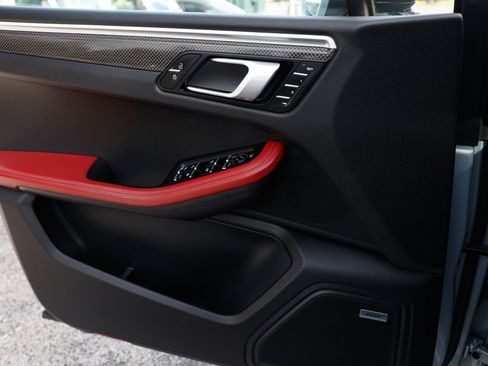 Used 2023 Porsche Macan GTS image 49