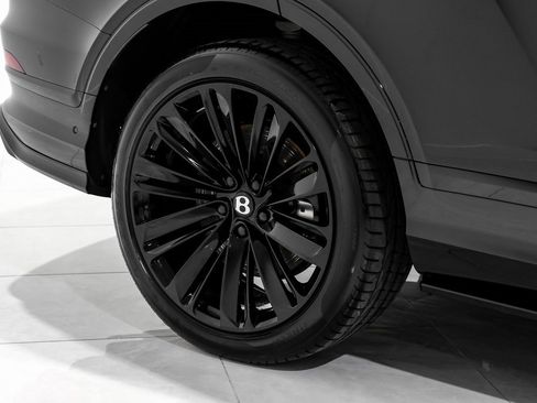 Used 2023 Bentley Bentayga Speed image 61