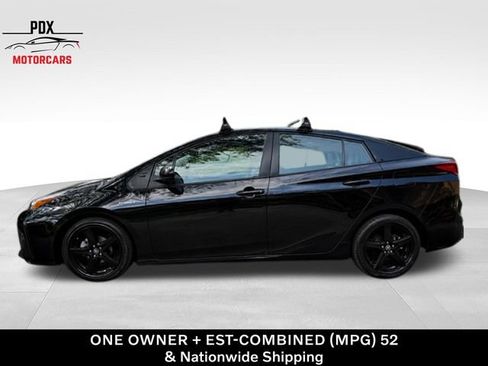 Used 2021 Toyota Prius XLE FWD image 3