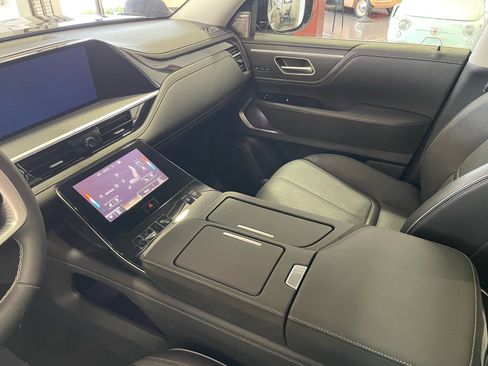 Used 2025 INFINITI QX80 Sensory w/ Exterior Package AWD/4WD image 28
