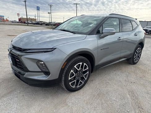 Used 2025 Chevrolet Blazer RS FWD image 1