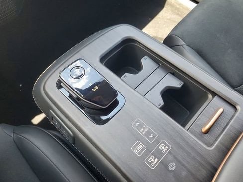 Used 2024 Nissan Ariya FWD image 28