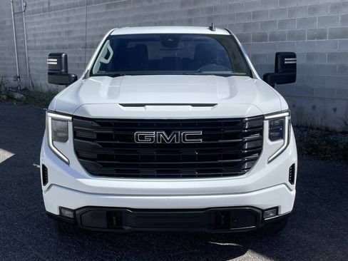 Used 2023 GMC Sierra 1500 Elevation AWD/4WD image 2