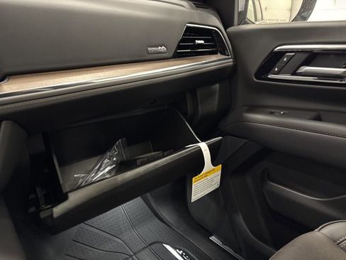 New 2026 Chevrolet Suburban High Country w/ Sun And Tow Package AWD/4WD image 16