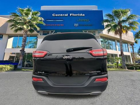 Used 2017 Jeep Cherokee Limited image 6