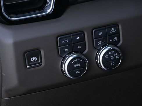 Used 2024 GMC Sierra 2500 Denali w/ Denali Reserve Package image 28