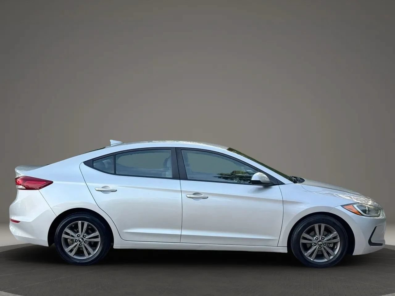 Used 2018 Hyundai Elantra SEL FWD image 7