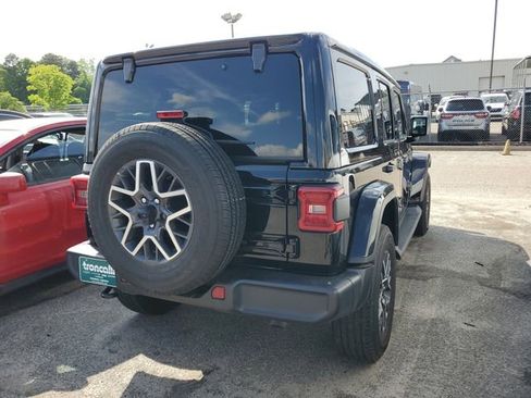 Certified 2024 Jeep Wrangler Unlimited Sahara AWD/4WD image 10