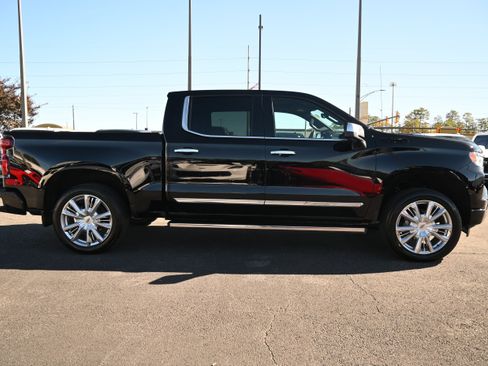 Used 2025 Chevrolet Silverado 1500 High Country w/ High Country Premium Package image 12