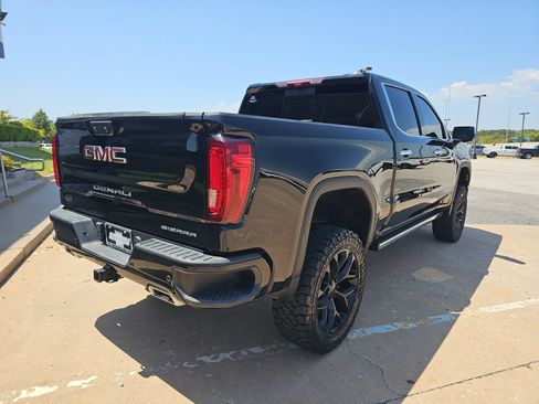 Used 2023 GMC Sierra 1500 Denali w/ Technology Package AWD/4WD image 4