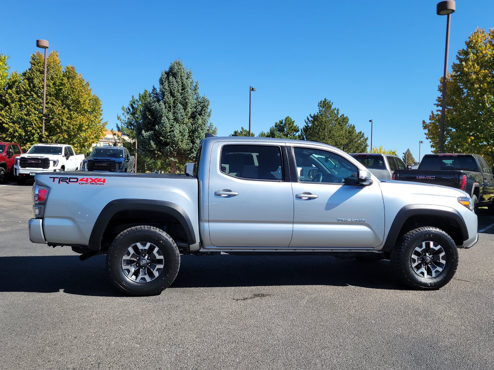 Used 2022 Toyota Tacoma TRD Off-Road w/ Technology Package AWD/4WD image 2