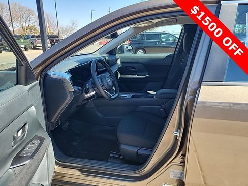 New 2025 Nissan Kicks S image 10