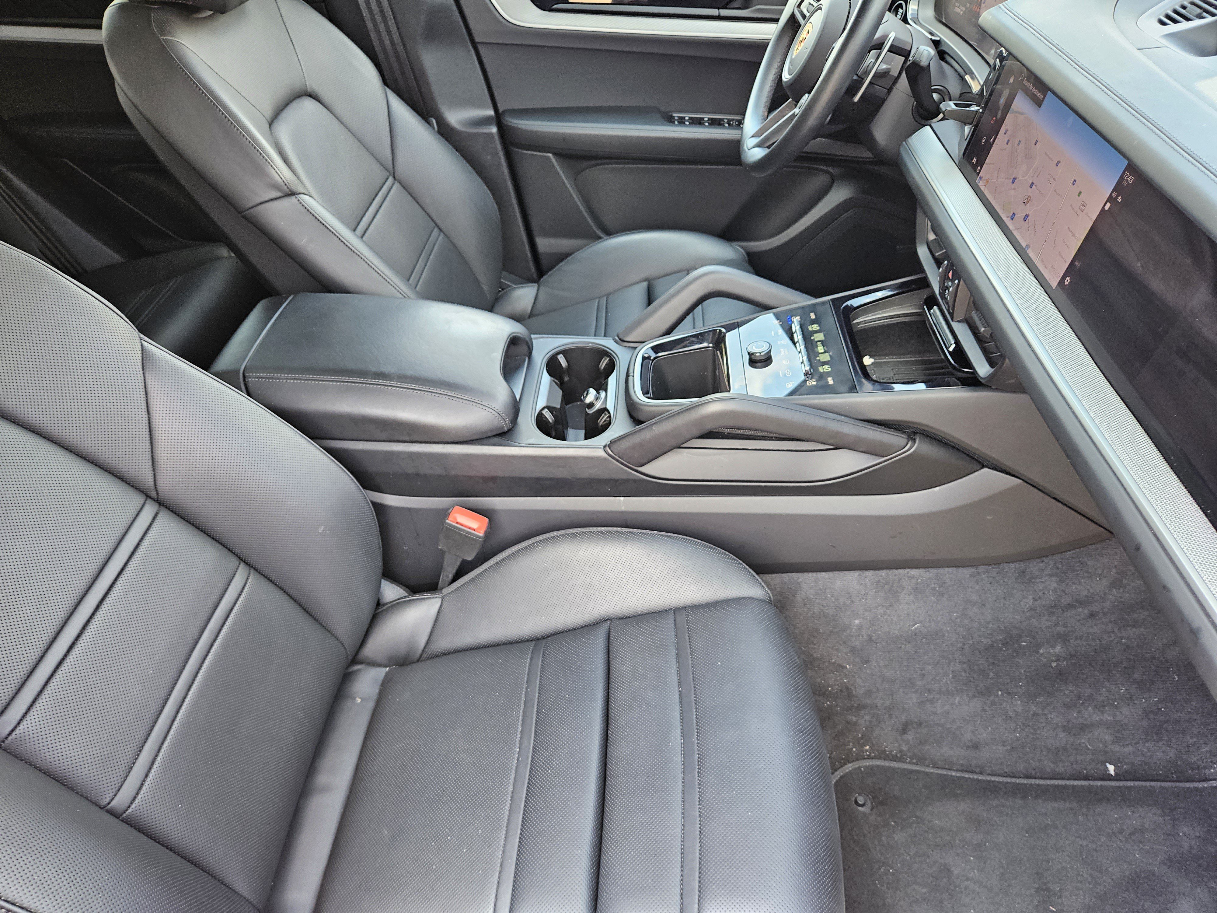 Certified 2024 Porsche Cayenne Coupe AWD/4WD image 15