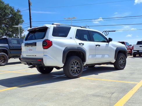 Certified 2026 Toyota 4Runner SR5 AWD/4WD image 5