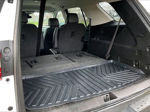 Used 2021 Chevrolet Traverse LT w/ LT Premium Package image 37