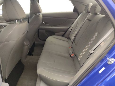 Used 2025 Hyundai Elantra SEL FWD image 18