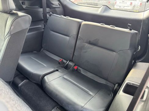 Used 2025 Mitsubishi Outlander SE FWD image 16