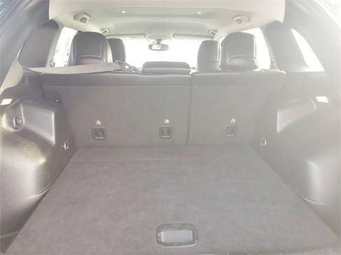 Used 2021 Jeep Cherokee Trailhawk w/ Comfort & Convenience Group image 8