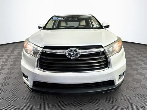 Used 2016 Toyota Highlander Limited FWD image 2