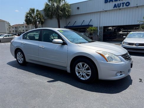 Used 2011 Nissan Altima 2.5 SL w/ 2.5SL Pkg FWD image 2