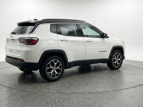 Used 2025 Jeep Compass Limited AWD/4WD image 9