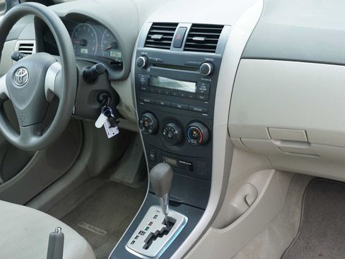 Used 2010 Toyota Corolla LE FWD image 25