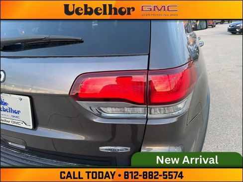 Used 2020 Jeep Grand Cherokee Laredo w/ Quick Order Package 2BN North image 9