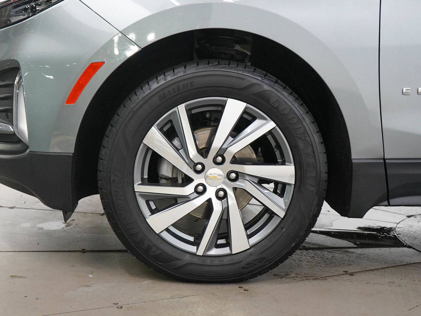 Used 2023 Chevrolet Equinox LT AWD/4WD image 30