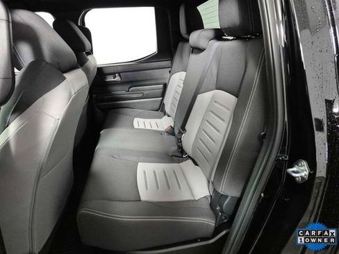 Certified 2025 Toyota Tacoma TRD Off-Road image 22