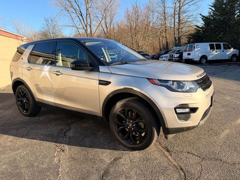 Used 2017 Land Rover Discovery Sport HSE image 9