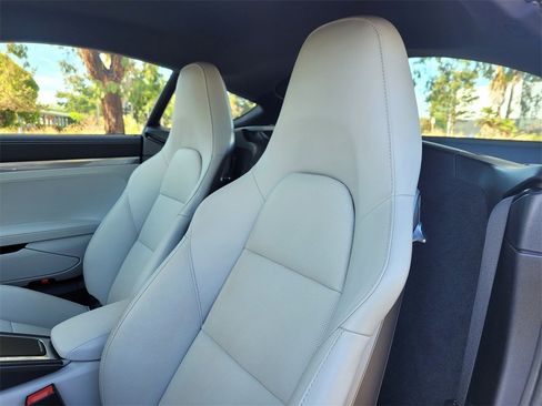 Used 2024 Porsche 718 Cayman S w/ Premium Package image 18