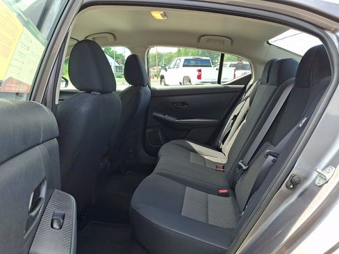 Used 2024 Nissan Sentra SV FWD image 11