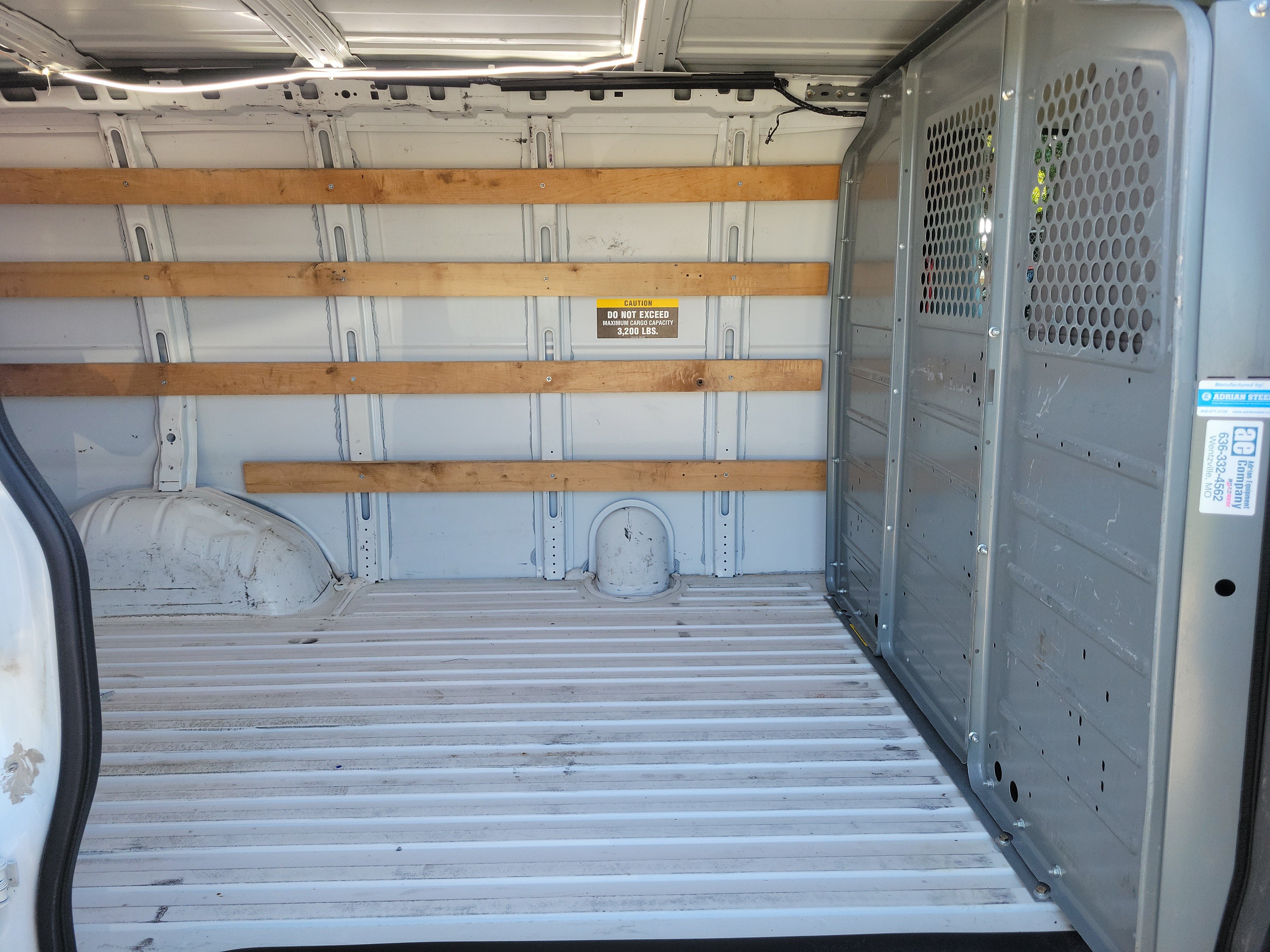 Used 2014 GMC Savana 2500 RWD image 13