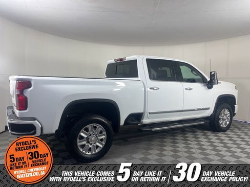 Used 2024 Chevrolet Silverado 2500 High Country w/ High Country Premium Package image 3
