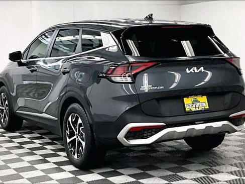 Used 2024 Kia Sportage EX FWD image 3