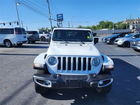 Used 2022 Jeep Wrangler Unlimited Sahara image 3