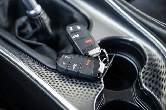 Used 2015 Dodge Challenger SRT w/ Technology Group RWD image 78