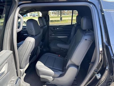 Certified 2025 Chevrolet Traverse LT w/ Driver Confidence Package AWD/4WD image 25